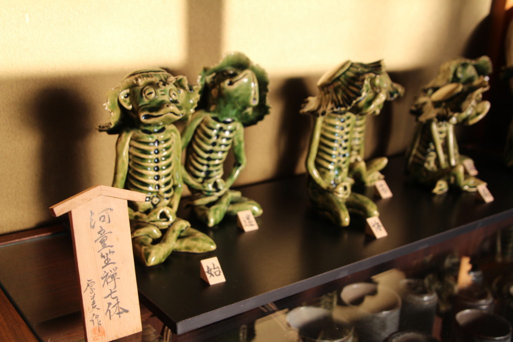 陶製河童坐禅七体が奉納されました。 | 禅宗 臨済宗妙心寺派 白雲山